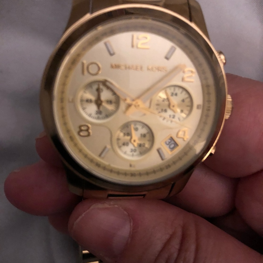 Michael Kors Gold chronograph watch - Picture 2 of 5